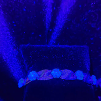 Vintage Trifari Gold Tone Ribbon Link Bracelet with UV Reactive Faux Pearls, Textured Satin Finish, Classic Estate Designer Style