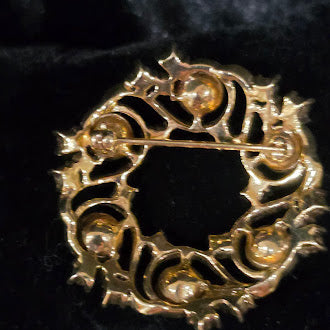 Vintage Gold Tone Gemstone Wreath Brooch Multicolor Rhinestone Circle Pin Estate Statement Floral Wreath Design