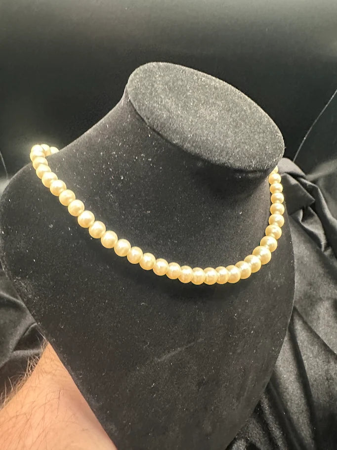 Vintage Cream Pearl Style Necklace with Decorative Clasp