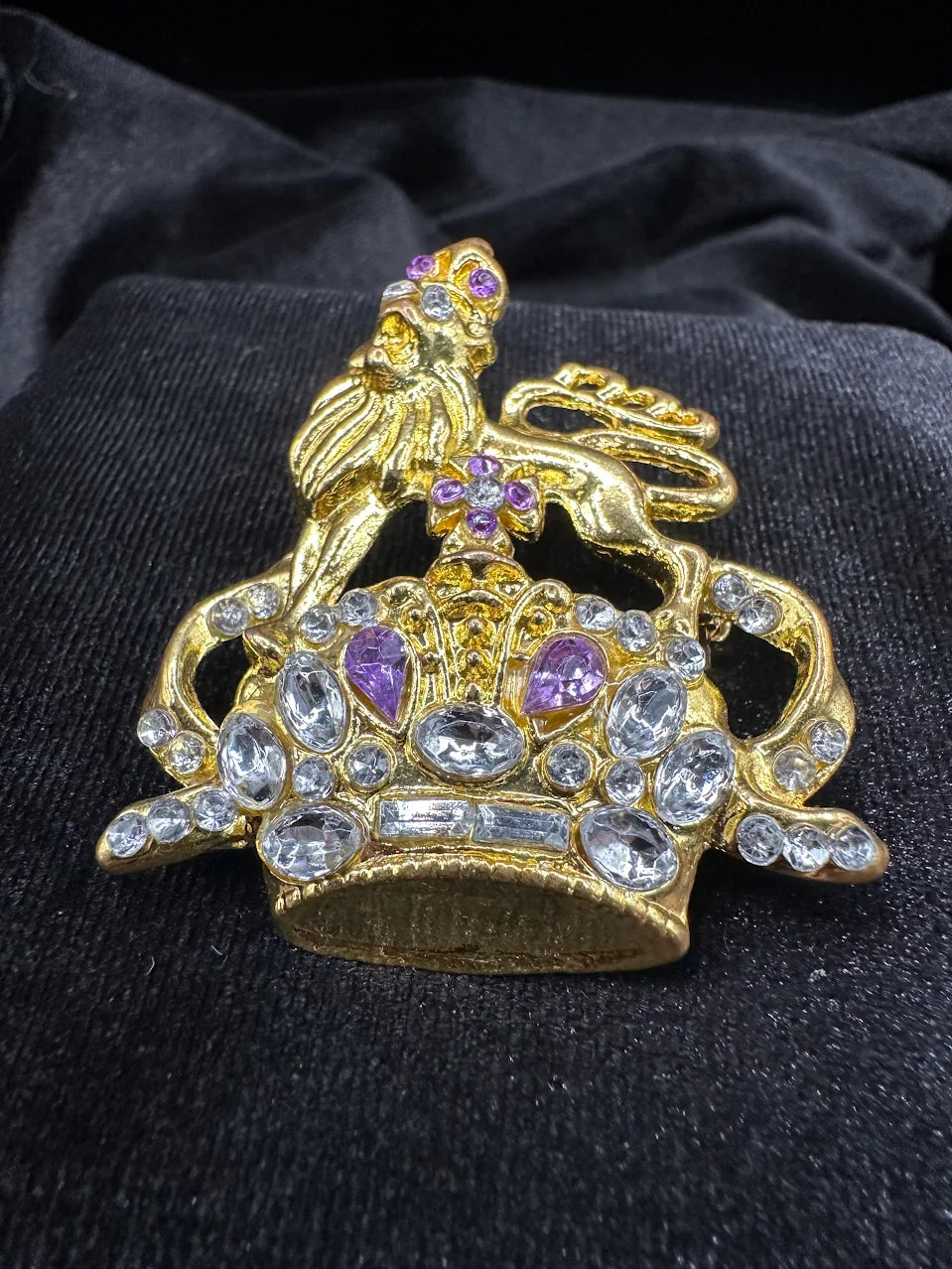 Gold Tone Lion Crown Brooch